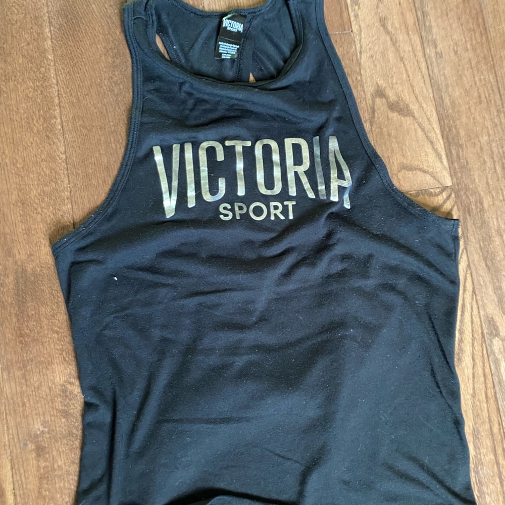 Victoria’s Secret tank Sz S Note -back is open